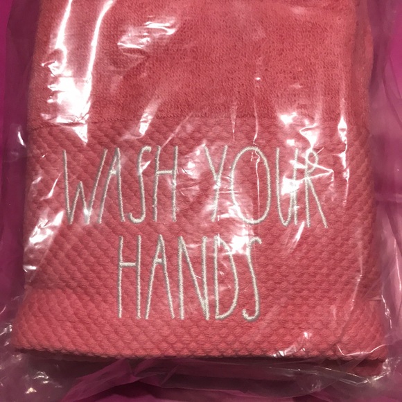 NEW Rae Dunn WASH YOUR HANDS hand towels set of 2 NEW BNIP - Picture 1 of 7